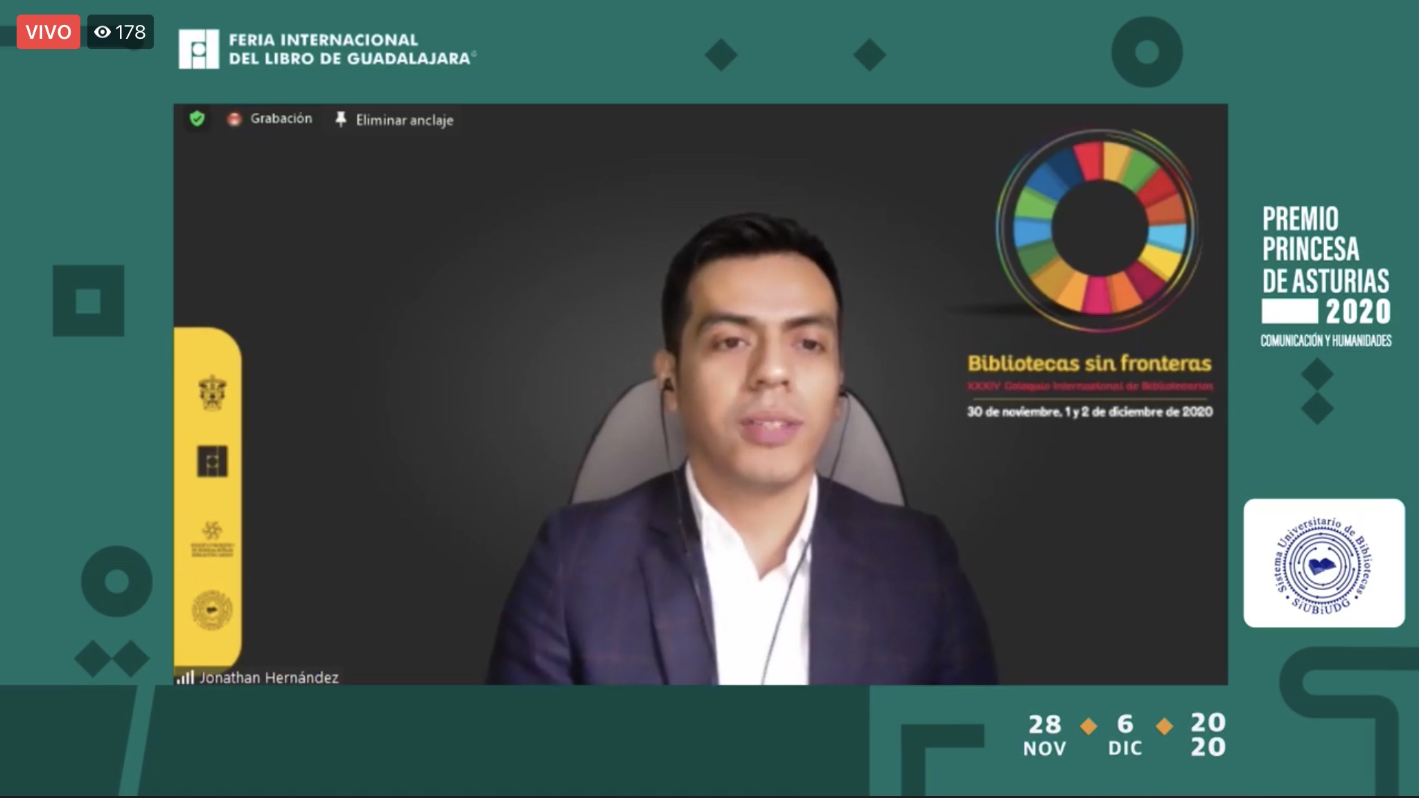 Jonathan Hernández, presentando a la ponente Estela Morales