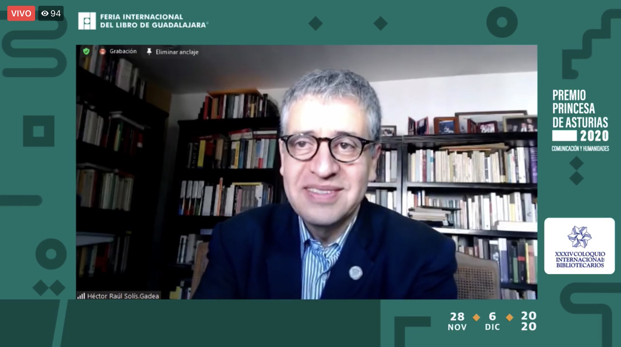 Vicerrector, el Dr. Héctor Raúl Solís dando la bienvenida al Coloquio